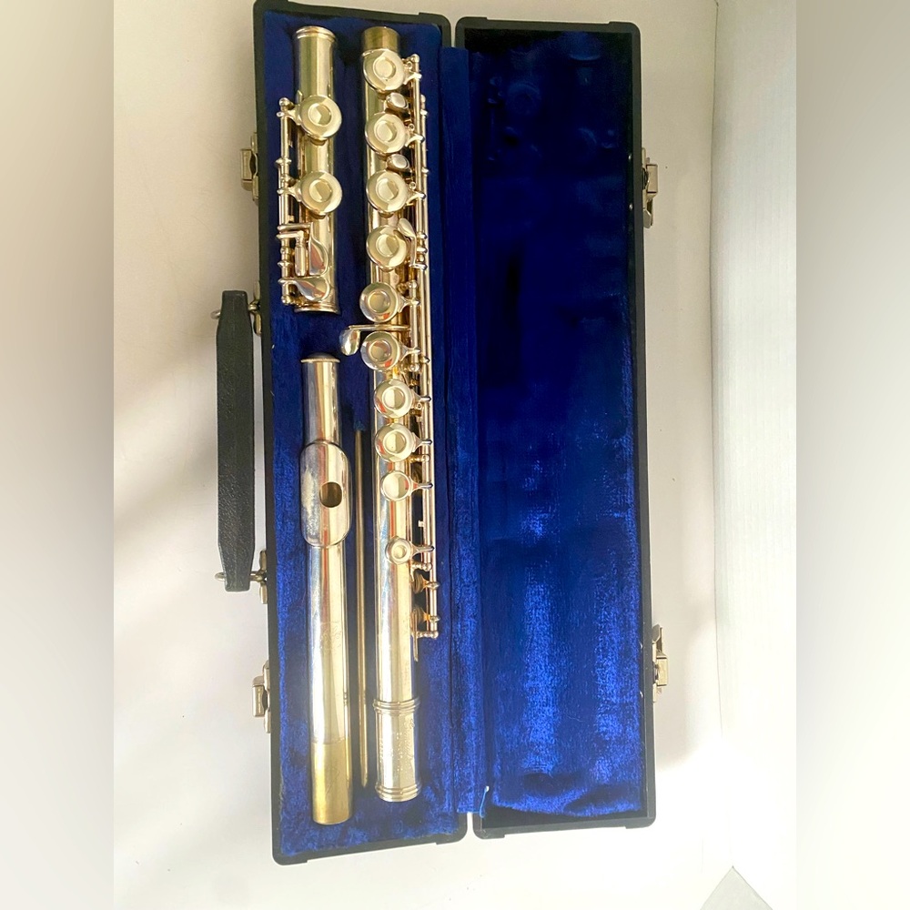 Gemeinhardt Silver Flute with Case VH Excellent Condition
